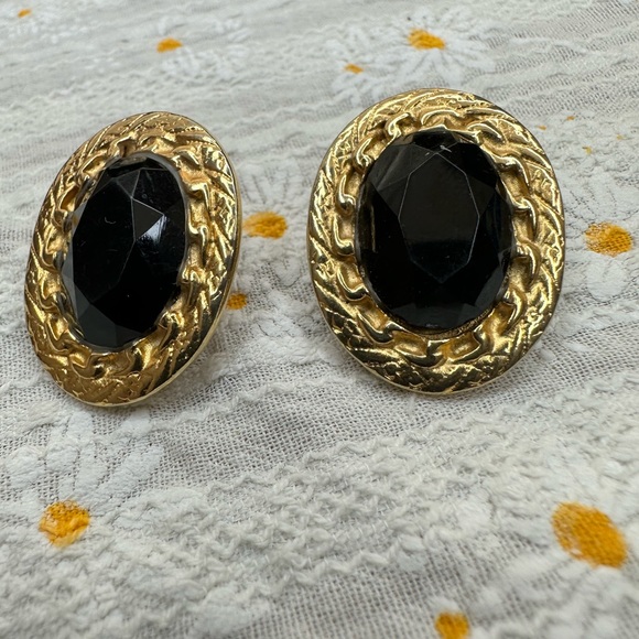 Vintage gold tone pin earrings - Picture 2 of 6
